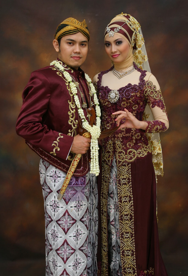 Model Kebaya Jawa Muslim Kombinasi Hijab Modern