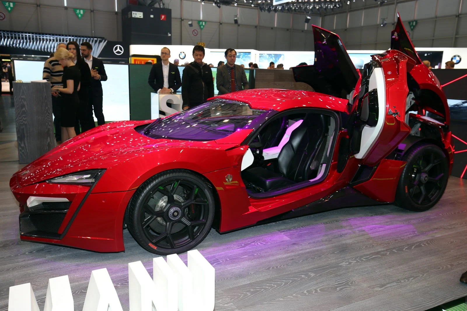 Siêu xe Lykan Hypersport lặng lẽ xuất hiện tại Geneva Motor Show