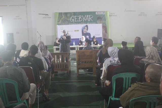Tia Fitriani Anggota DPRD Jabar Di Desa Lengkong Sebarluaskan Perda provinsi nomor 2 tahun 2023 tentang Pemberdayaan dan Perlindungan Perempuan