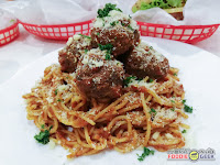 Charlie's Grind and Grill, meatballs on pasta