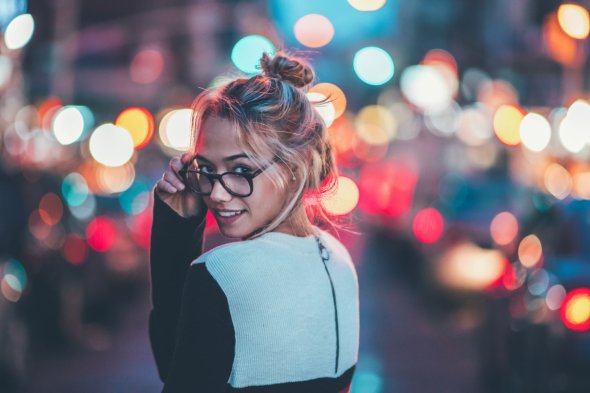 Brandon Woelfel arte fotografia artística romântica cores luzes urbanas contos de fada hipster mulheres óculos modelos