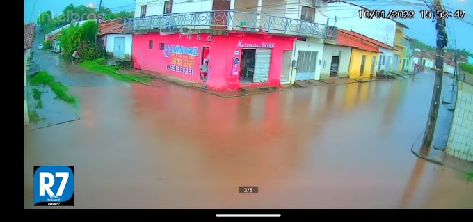 Após diversas chuvas Pedreiras e Trizidela do Vale, ficam inundadas.