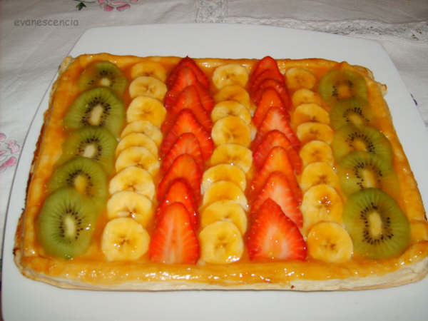 Tarta de hojaldre con frutas