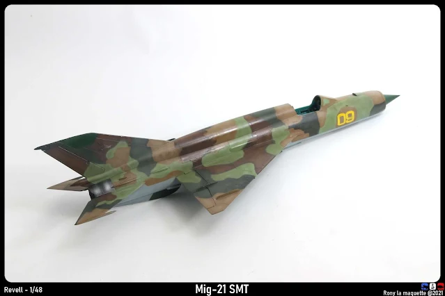 Numérotation du Mig-21 SMT de Revell au 1/48.