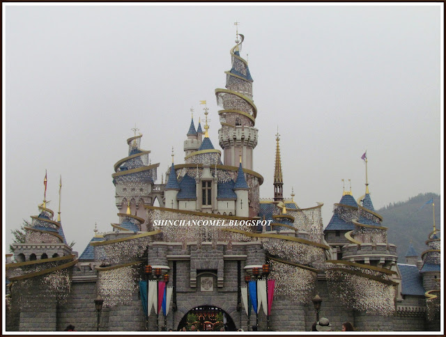 gambar disneyland hong kong istana castle