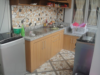 Kitchen Set Keramik Ditutup HPL - Furniture Semarang