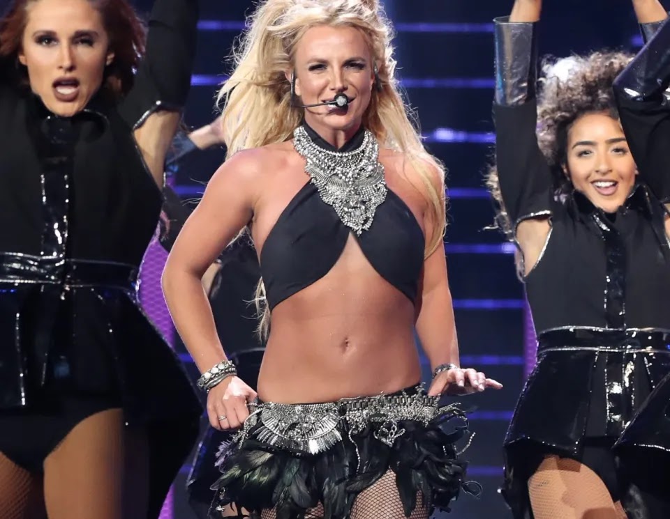 Britney Spears hipnotiza a sus fans de Instagram mientras posa en la playa con un diminuto bikini | VIDEO