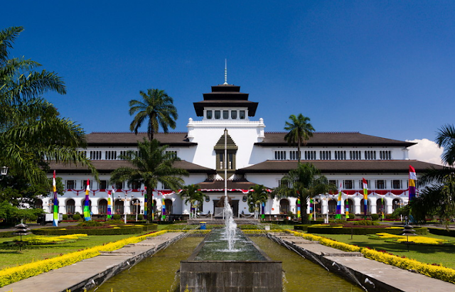 Biaya Hidup di Kota Bandung dan Sekitarnya: Mau Hemat? Bijaklah Memilih Lokasi!