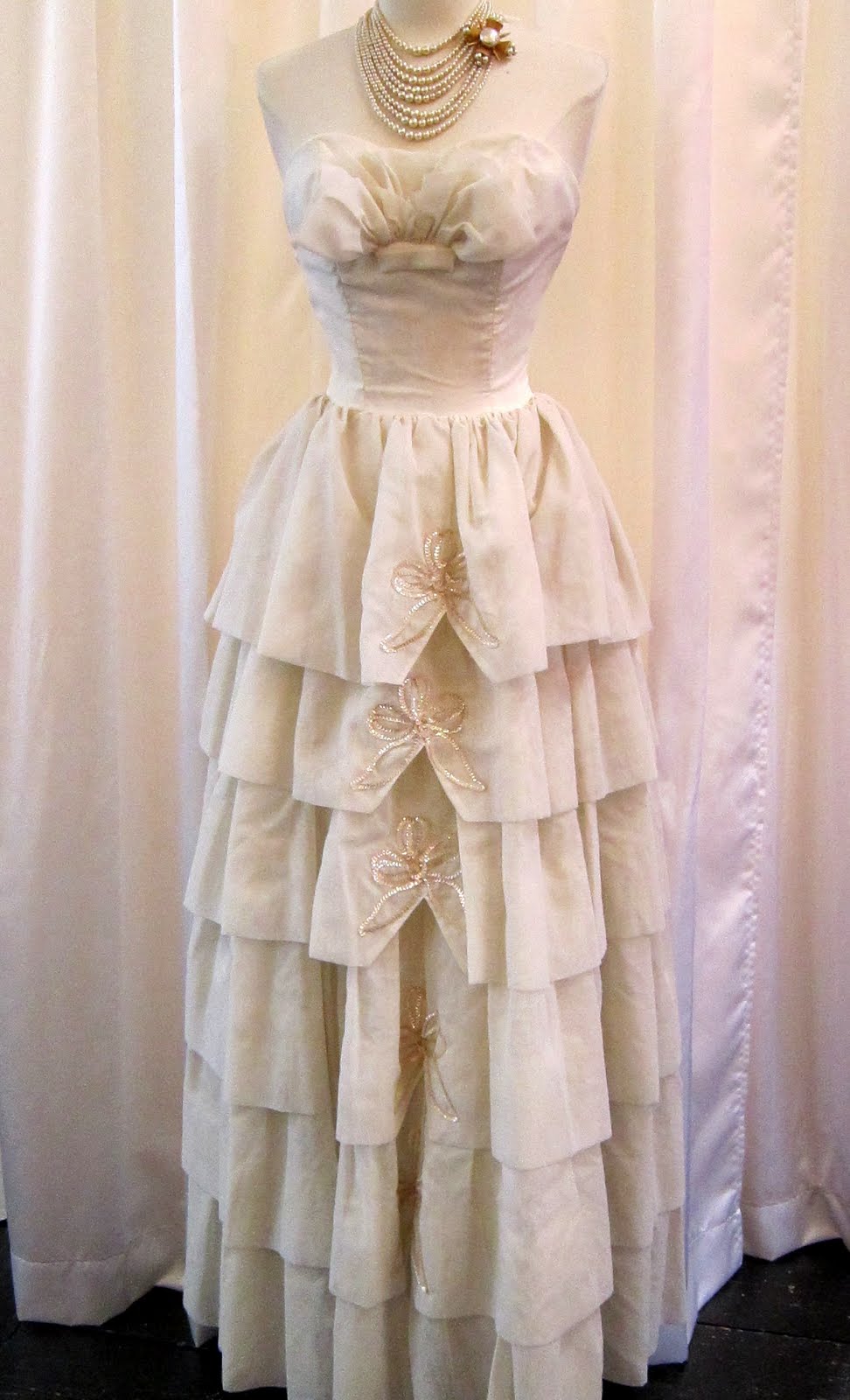 1950s Ivory Lace Wedding Prom