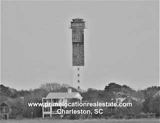 black and white lighthouse on sullivans island near charleston