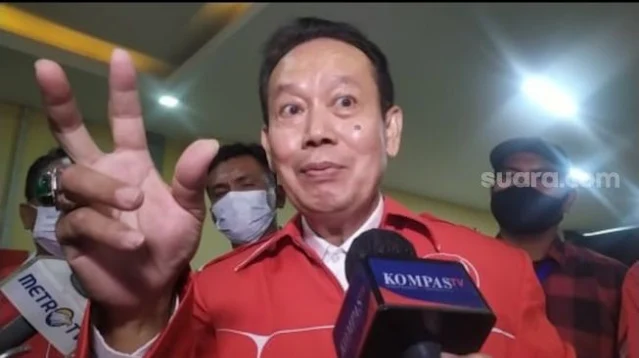 Ambroncius Nababan, Pentolan Pendukung Jokowi yang Kini Terancam Bui