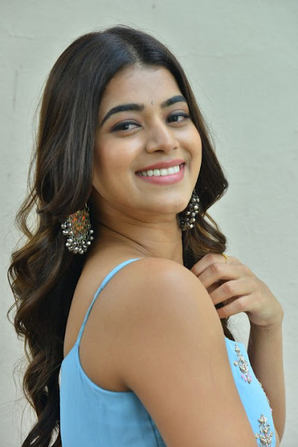 Actress yamini bhaskar hd images, hd wallpapers, latest stills