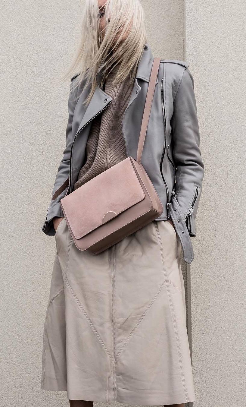 street style addiction / grey leather jacket + blush bag + sweater + leather midi skirt