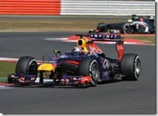 Vettel con la Red Bull nei test di Silverstone 2013