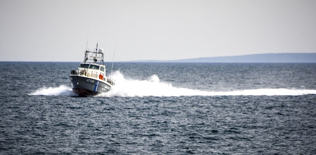 ΝΕΑΠΟΛΗ:Ακυβερνησία αλιευτικού σκάφους με δυο (2) επιβαίνοντες