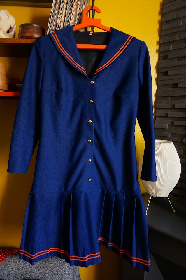 robe bleu avec liserets orange , 30s drop waist dress vs Twiggy vs ... Kawaii   60s 70s nautical dress  1960s 1970s années 60 70