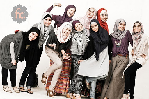 Muslimah Baca Ini : Jangan Gunakan Jilbab Seperti Ini, Karena Akan Menambah Dosa Anda