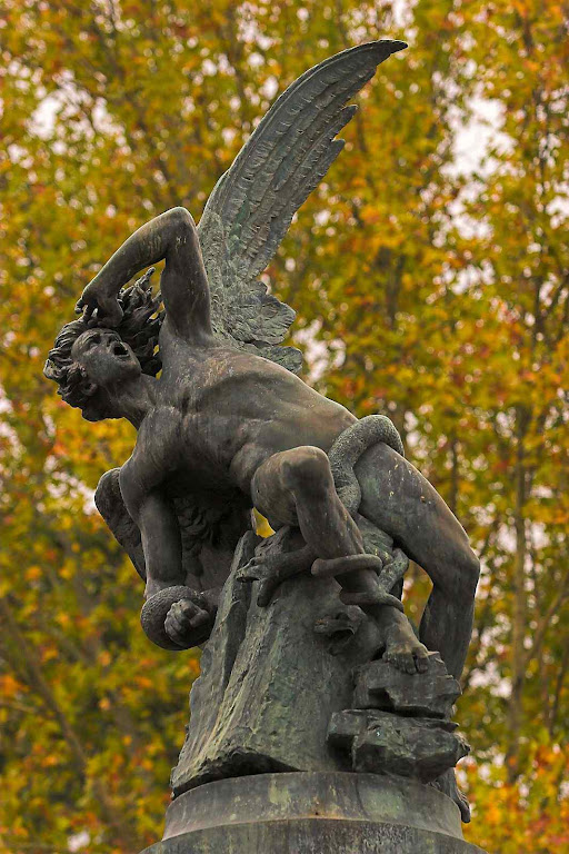 Monumento público ao Anjo Caído, Madri, Espanha