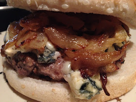 Hamburguesa asturiana con queso de Cabrales - Hamburguesa - Queso de Cabrales - Asturian Burger - El gastrónomo - ÁlvaroGP