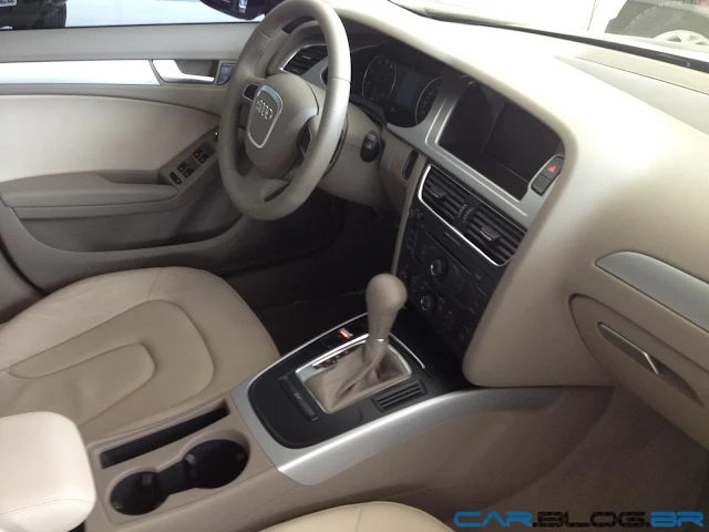 Audi A4 2012 - interior - couro creme