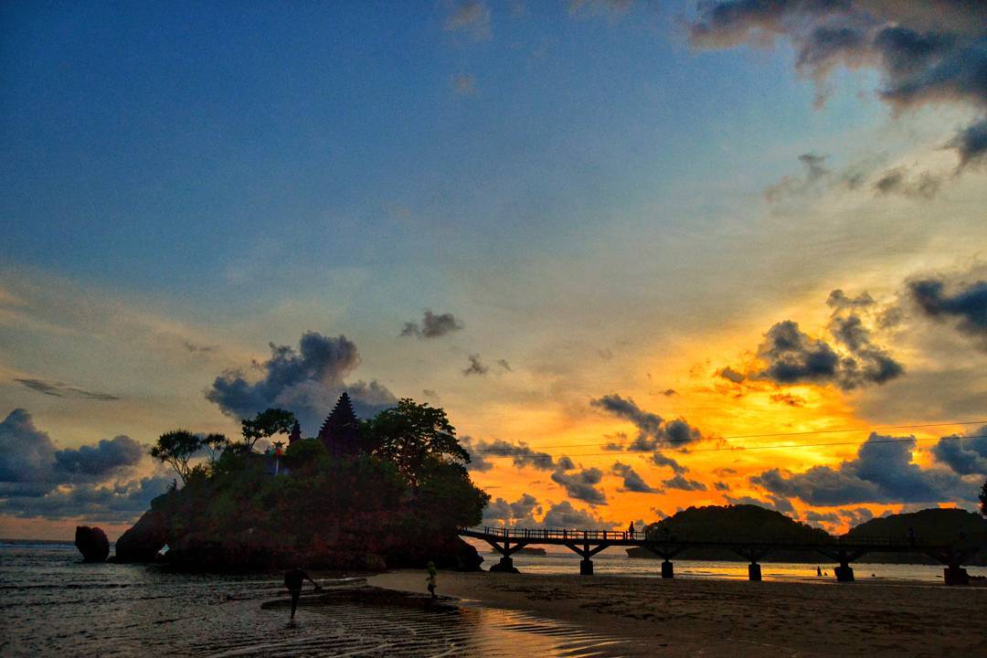 Keindahan Pantai Balekambang Malang Selatan Kanalmalangnet