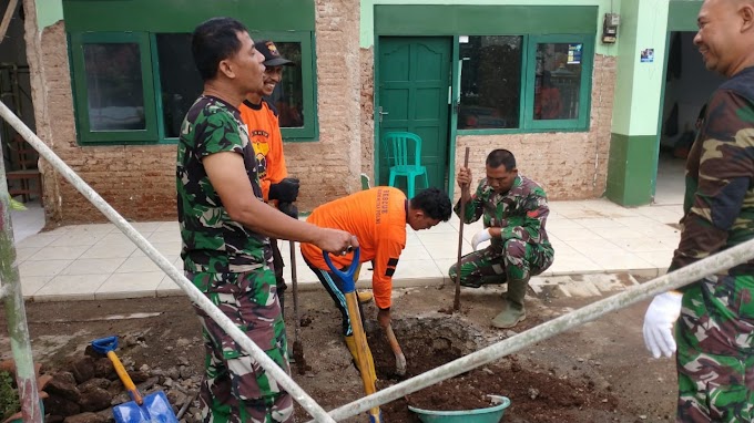 SENKOM Mitra POLRI Kec. Jatipuro Kab. Karanganyar membantu renovasi Kantor KORAMIL Jatipuro