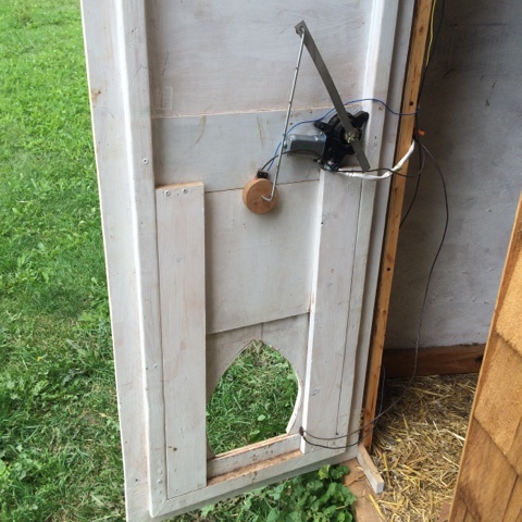 Life in Duke's Valley: Automatic chicken coop door