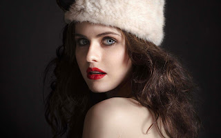 Alexandra Daddario Beautiful red Lips