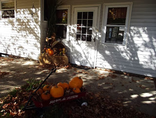 Outdoor Fall Decorating!