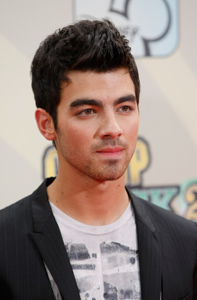 joe jonas new haircut the bomb 