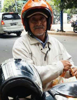 Abah Sholeh Mantan Pengusaha Jadi Tukang Ojek