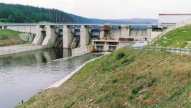 Гидроузел Гневковицы на реке Влтава