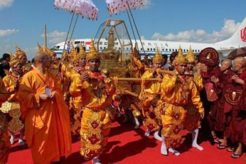 Buddha Tooth Relic Goes From China To Burma