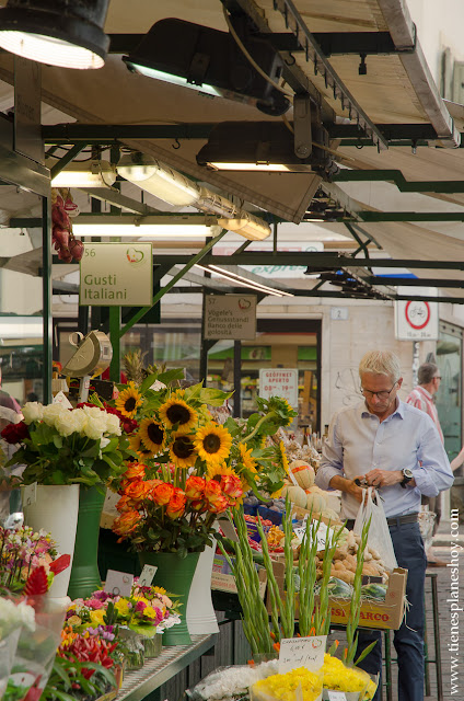 Bolzano ciudad Dolomitas mercado turismo viaje