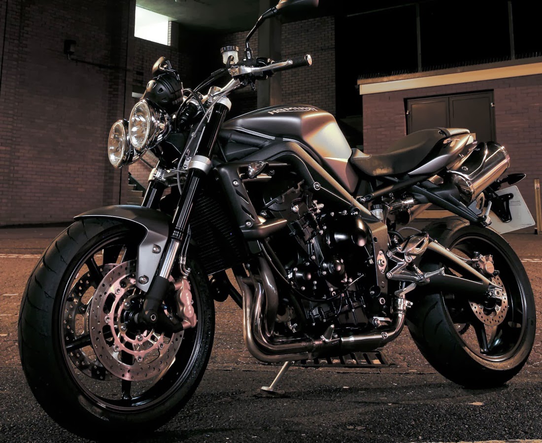 Triumph Street Triple R Owners Manual