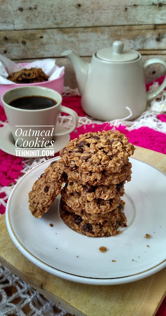 Kue Kering Oat Cokelat Chips Lebih Sehat dan Mudah (healthier oatmeal cookies)