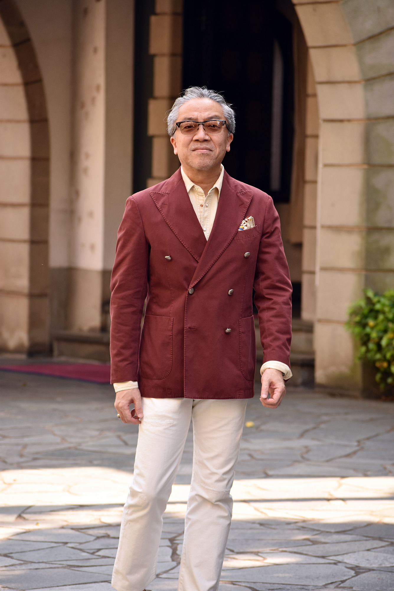40代日本人メンズ向けのダブル ジャケットのコーディネート