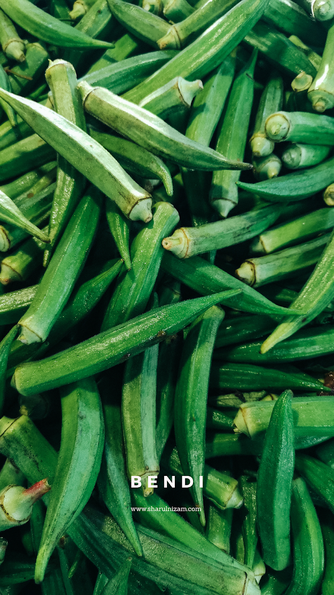Merakam Gambar Sayur-sayuran Tempatan Di Pasar Tani Danau Kota