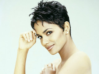 Beauty - Halle Berry