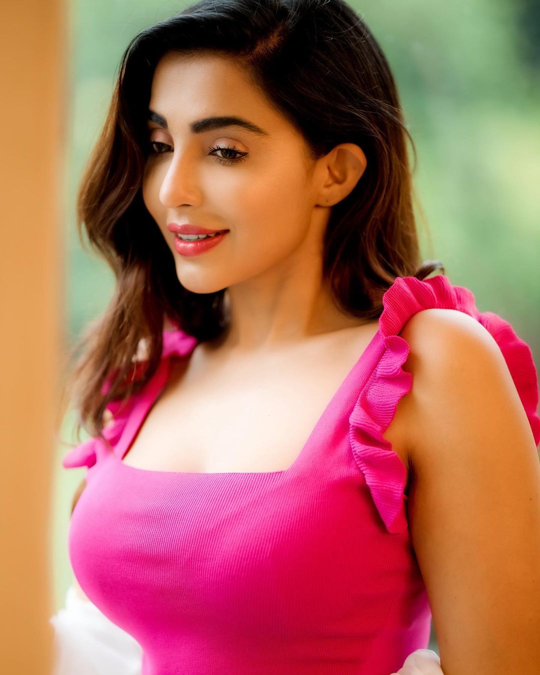 Actress Parvati Nair Latest Hot Photo in Pink Dress