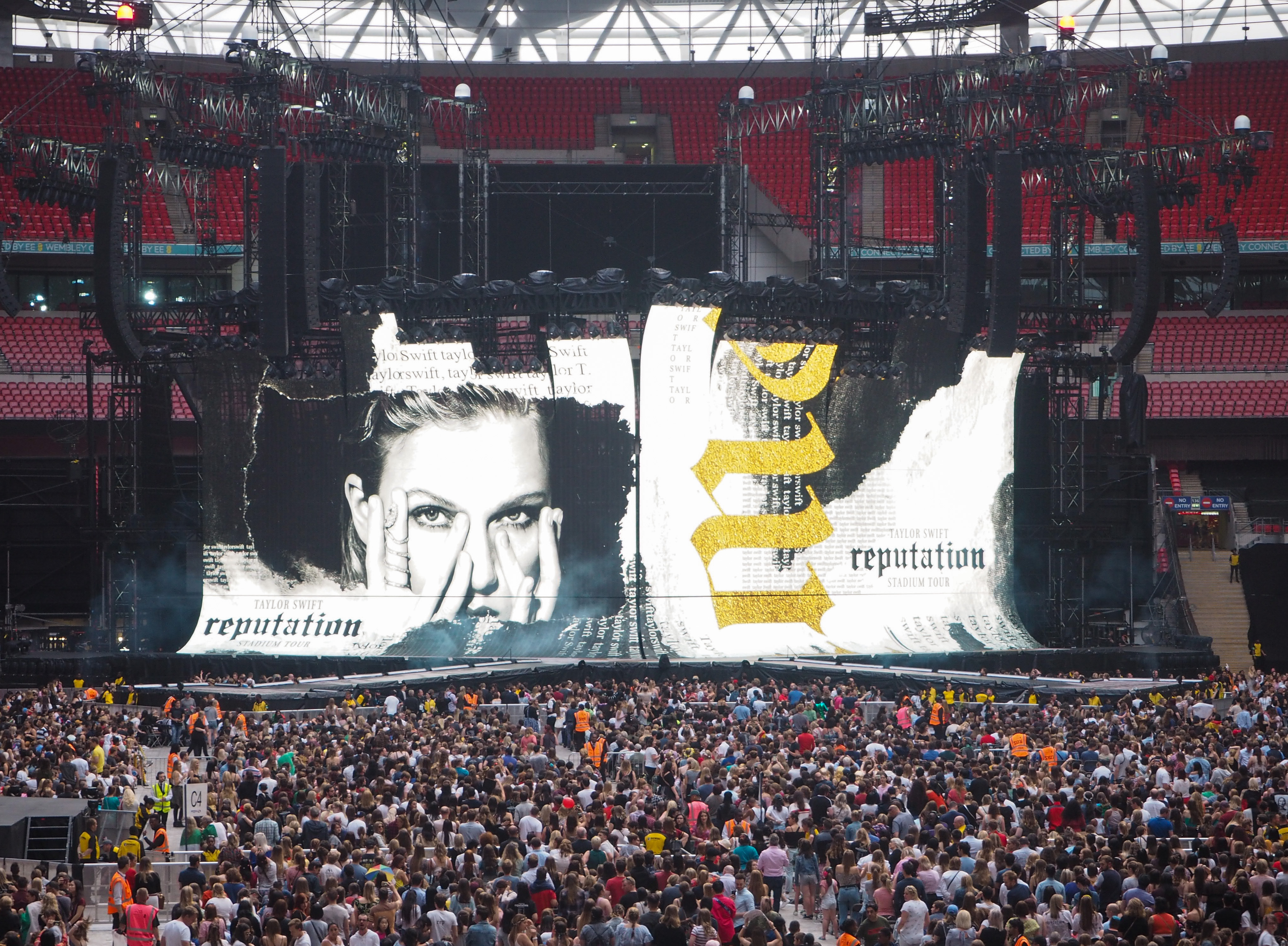 Taylor Swift's Reputation Stadium Tour London 2018. Wembley Stadium Stage, Pre-Show.