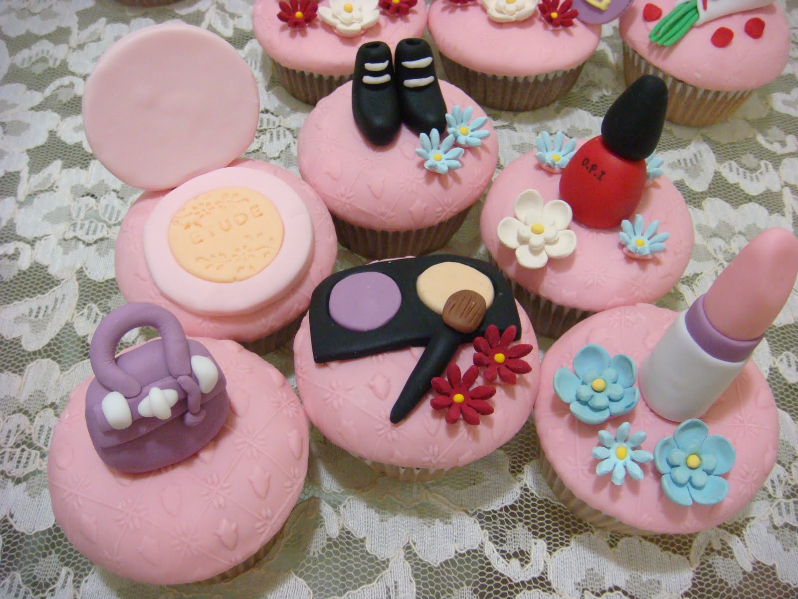 JessiCakery Girl Branded Stuff Cupcakes