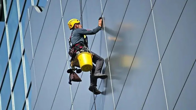 skyscraper window cleaning