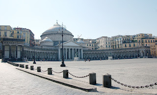 Piazza do Plesbicito em Nápoles Itália