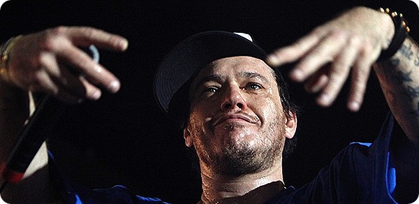 chorao-morte-6mar2013-charlie-brown-jr-faz-show-no-planeta-atlantida-15012011-1295221739116_615x300