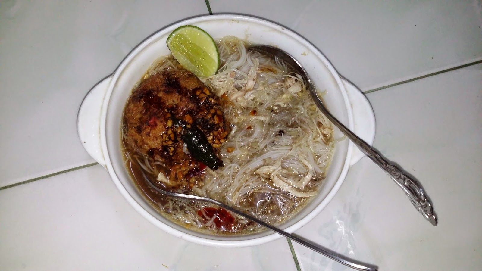 Diari Dapur : Bihun Sup Soto dengan Bergedil Ayam