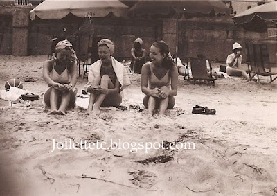 Mary Eleanor Davis Slade and friends about 1948  https://jollettetc.blogspot.com