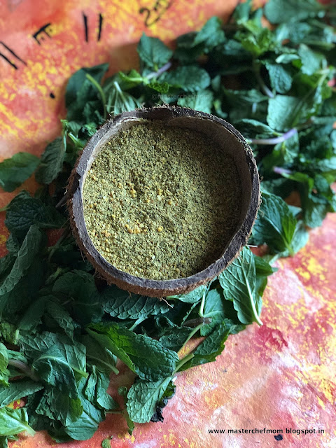 Pudina Milagai Podi | Pudina Idli Podi 