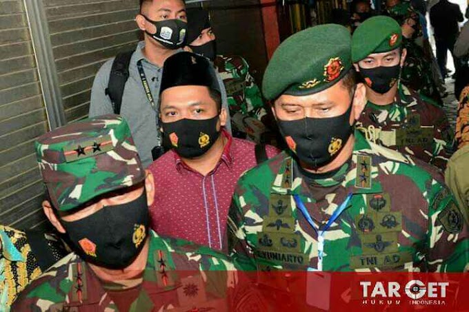 Pandivif 2 Kostrad Dampingi Panglima TNI dan Kapolri Tinjau Pasar Singosari Malang