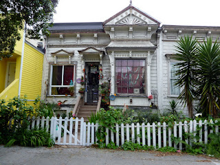 Haunted House | The Ugliest Houses in San Francisco | Crappy Candle